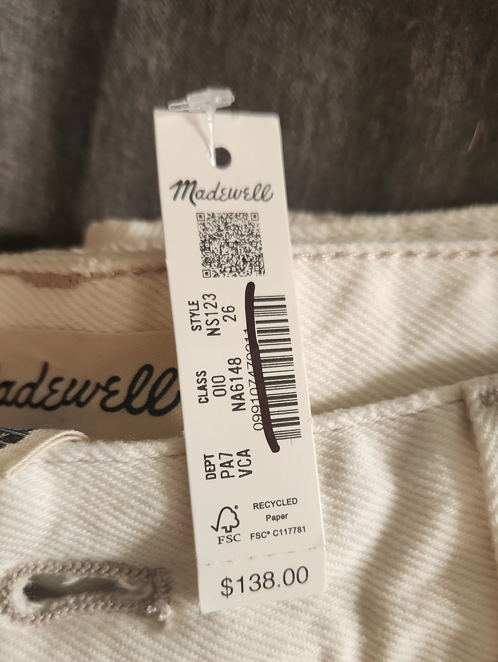 Madewell Darted Barrel-Leg Jean - - Picture 4 of 8